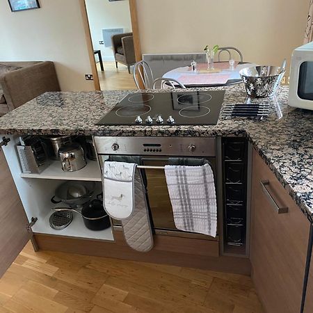 Afpl Hosting Apartment Durham Bagian luar foto